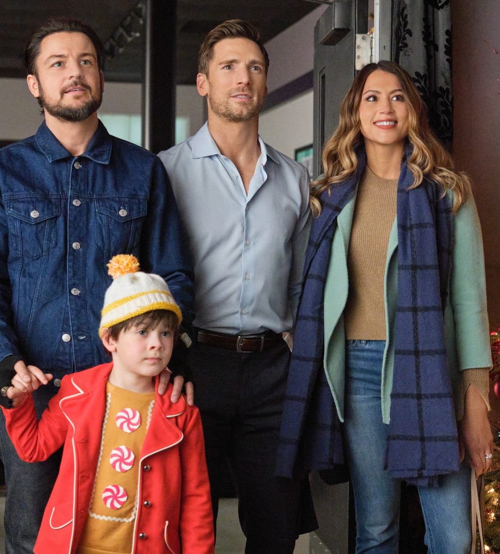 hallmark countdown to christmas movies schedule 2024