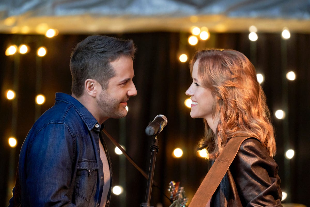 preview for Celebrities Who Starred in Hallmark Movies