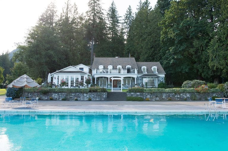 Property, House, Swimming pool, Home, Estate, Building, Water, Real estate, Villa, Architecture, 