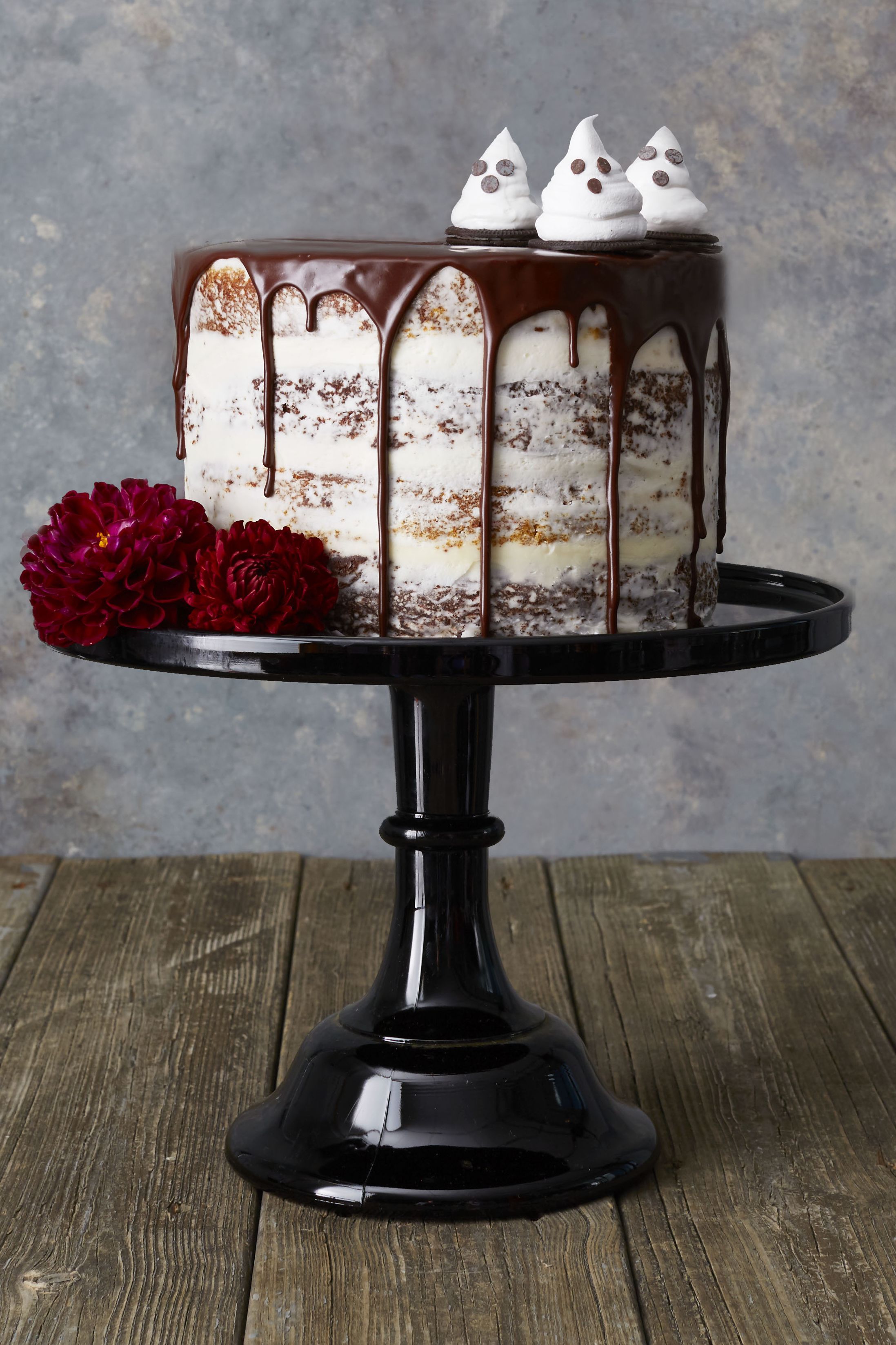 Halloween Chocolate Cake with Macarons ⋆ Sugar, Spice and Glitter