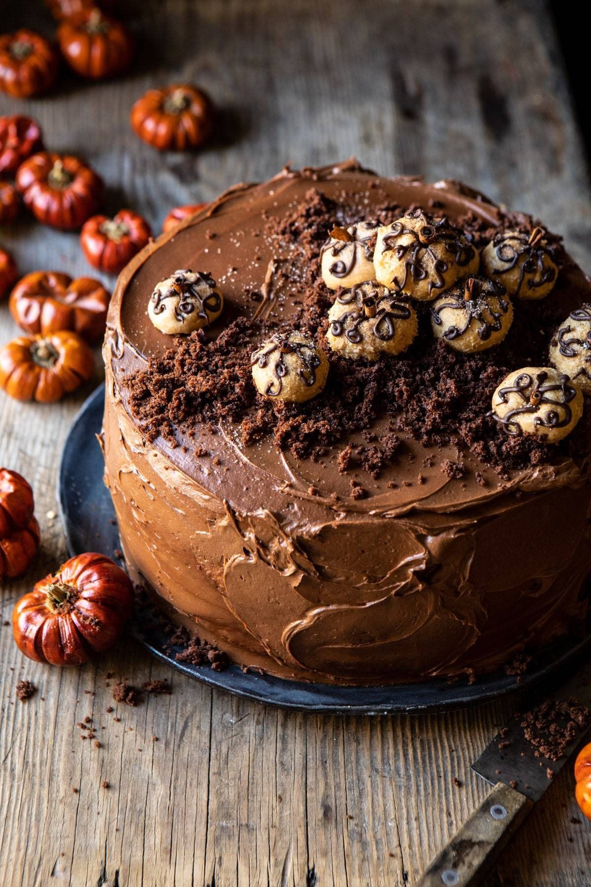 20 Best Halloween Cake Recipes & Decorating Ideas - Easy Halloween Cakes
