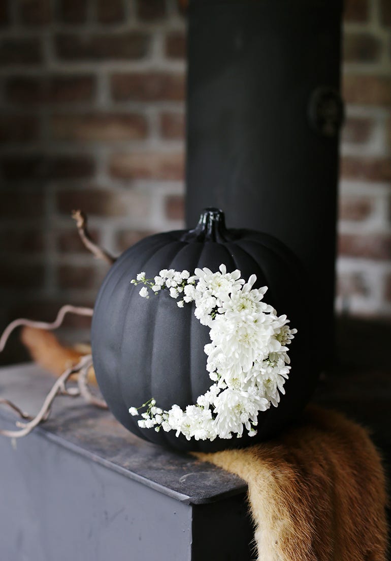 20 Best Halloween Centerpieces - DIY Halloween Table Décor Ideas