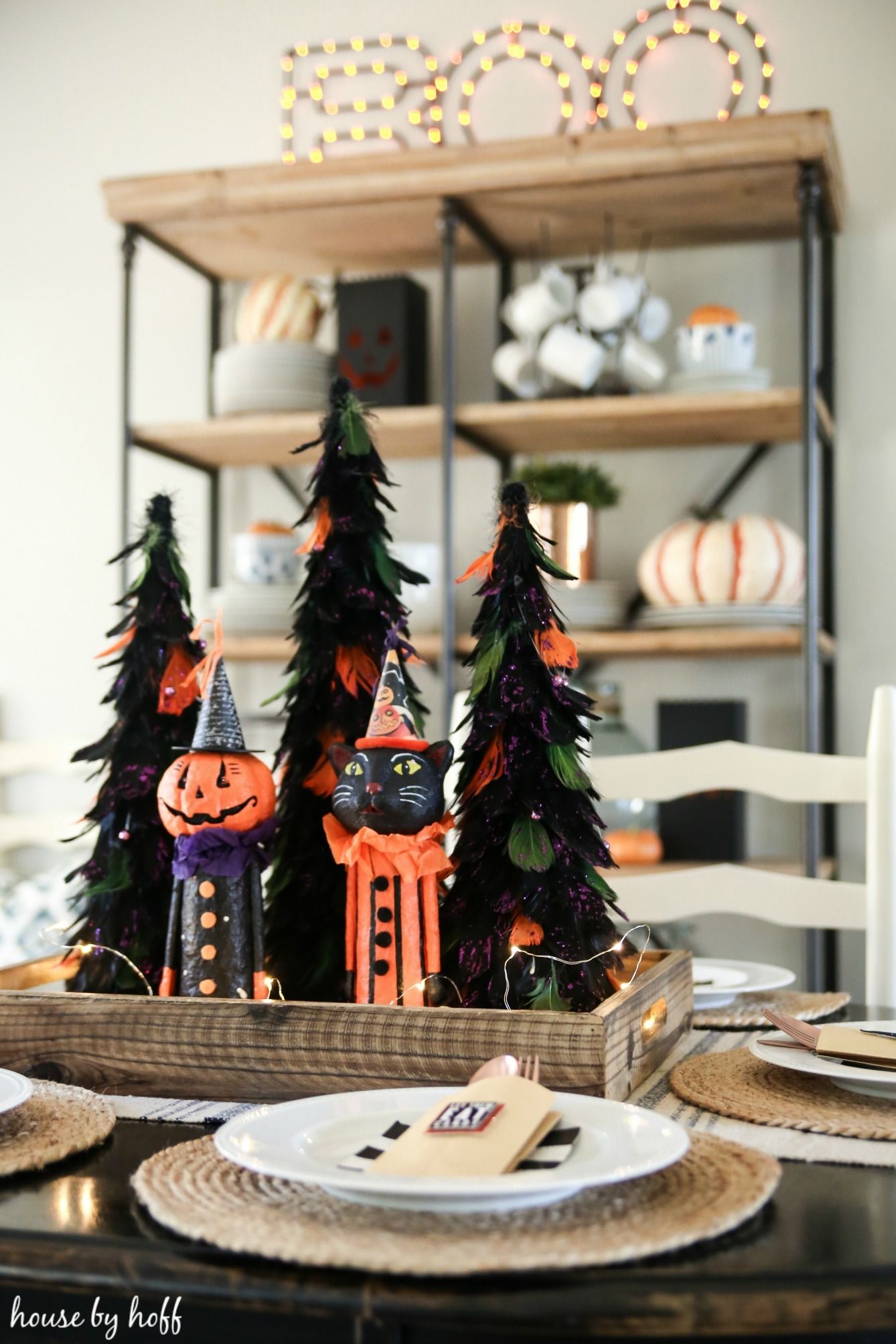 25 DIY Halloween Centerpieces to Set a Spooky Tablescape