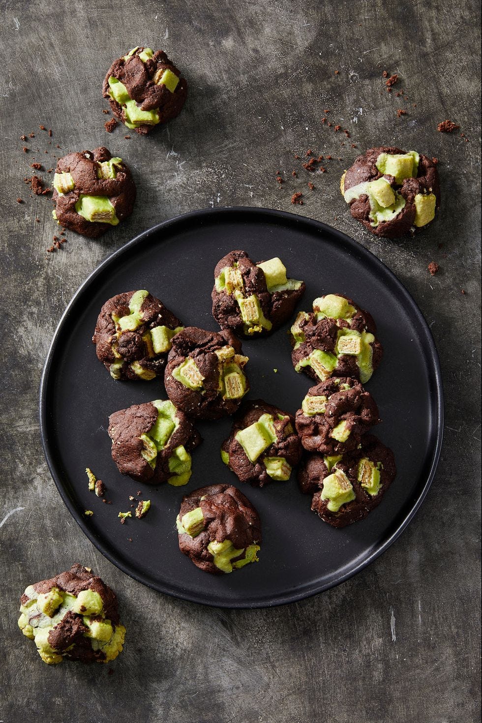 easy halloween cookie recipes   chocolate candy bar cookies