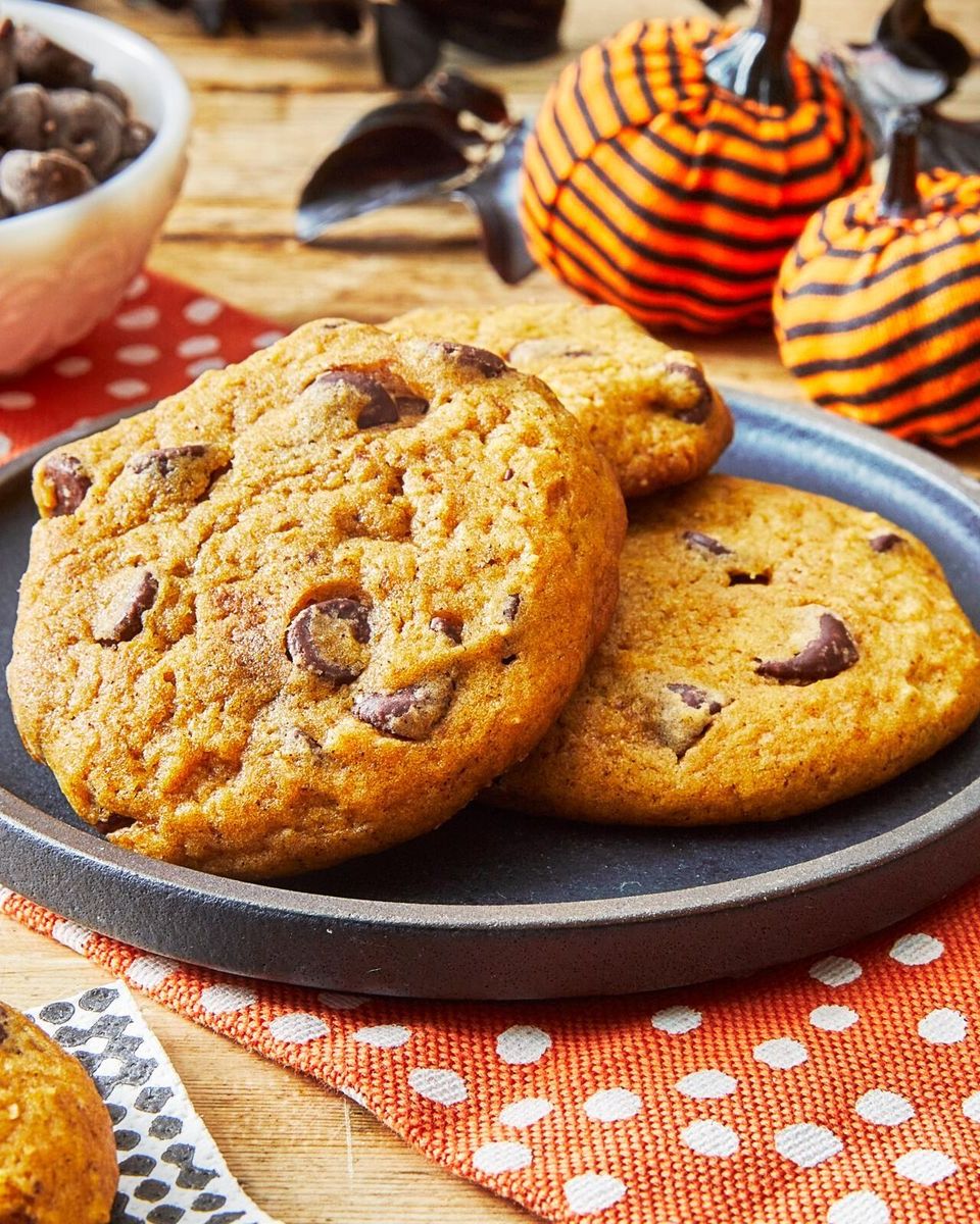 halloween cookies pumpkin chocolate chip cookies