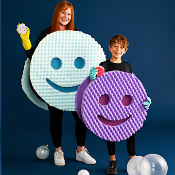 best halloween costume ideas for kids best halloween costume ideas for kids, two kids dressed as a washer dryer combo and a mother son dressed as two scrub daddies