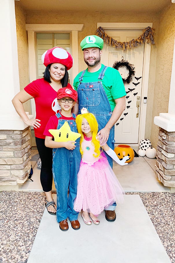 see vanessa craft shows off her super mario bros family halloween costumes including mario, luigi toadstool and princess peach