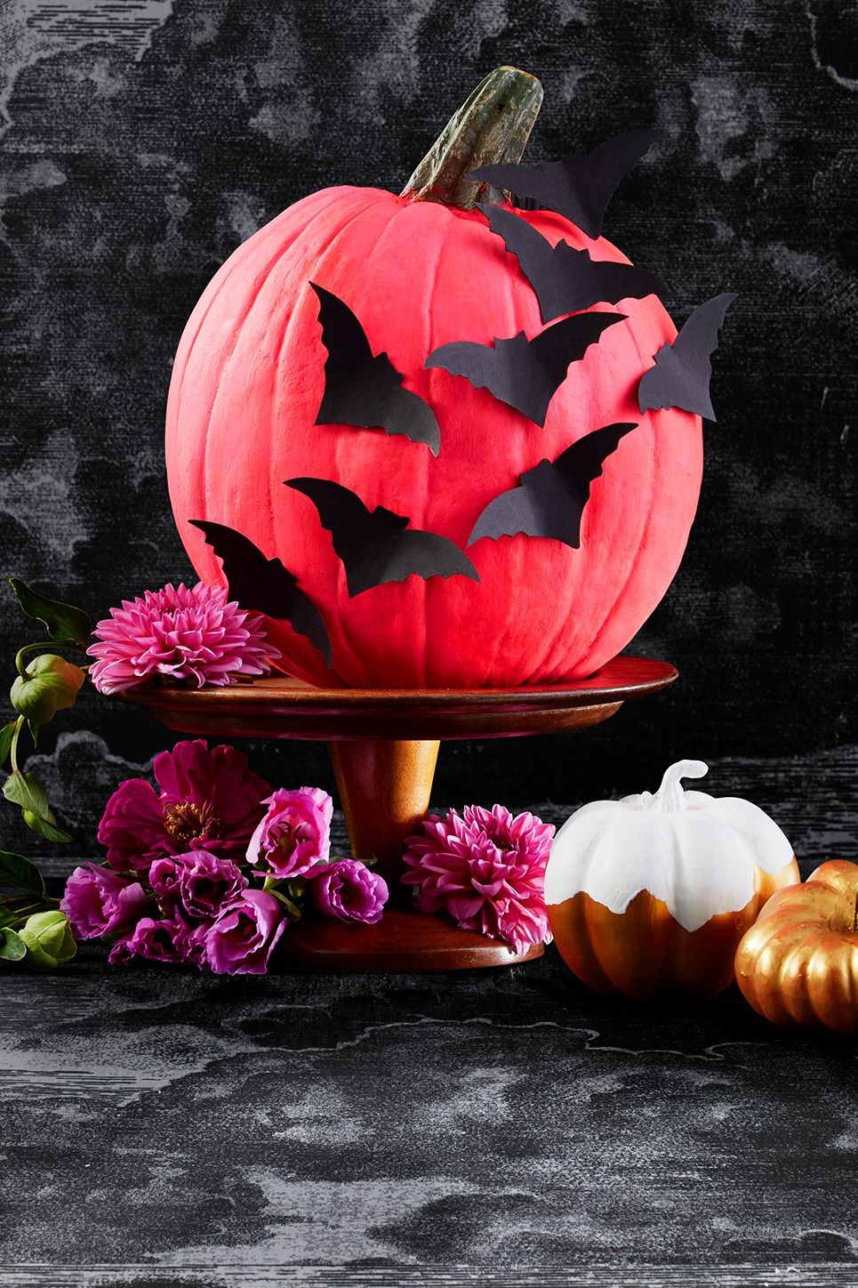 https://hips.hearstapps.com/hmg-prod/images/halloween-crafts-black-bat-pumpkin-648333c1904cc.jpg?crop=1xw:0.9989648033126294xh;center,top&resize=980:*