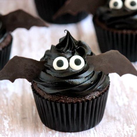 bat cupcakes