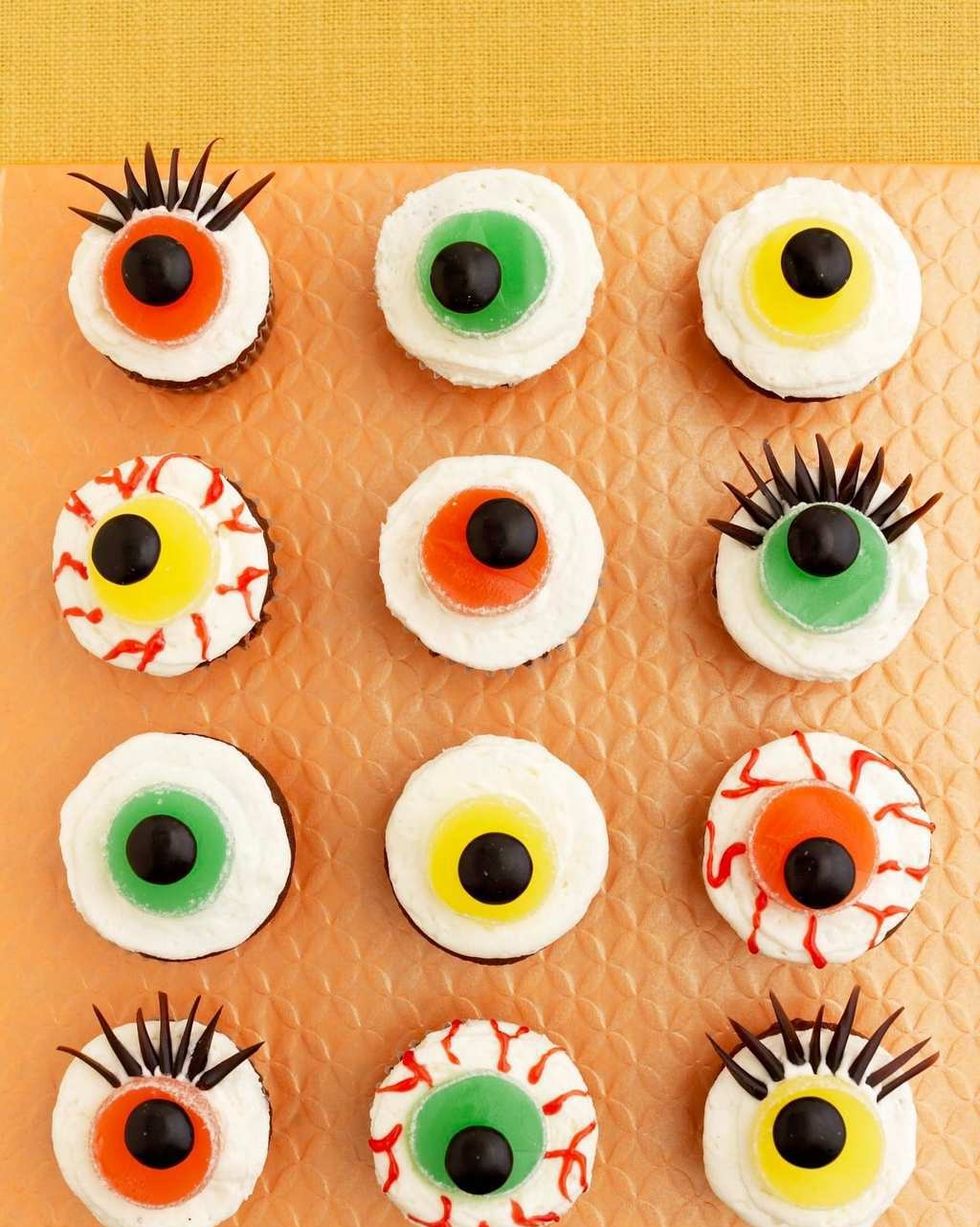 eerie eyeball cupcakes