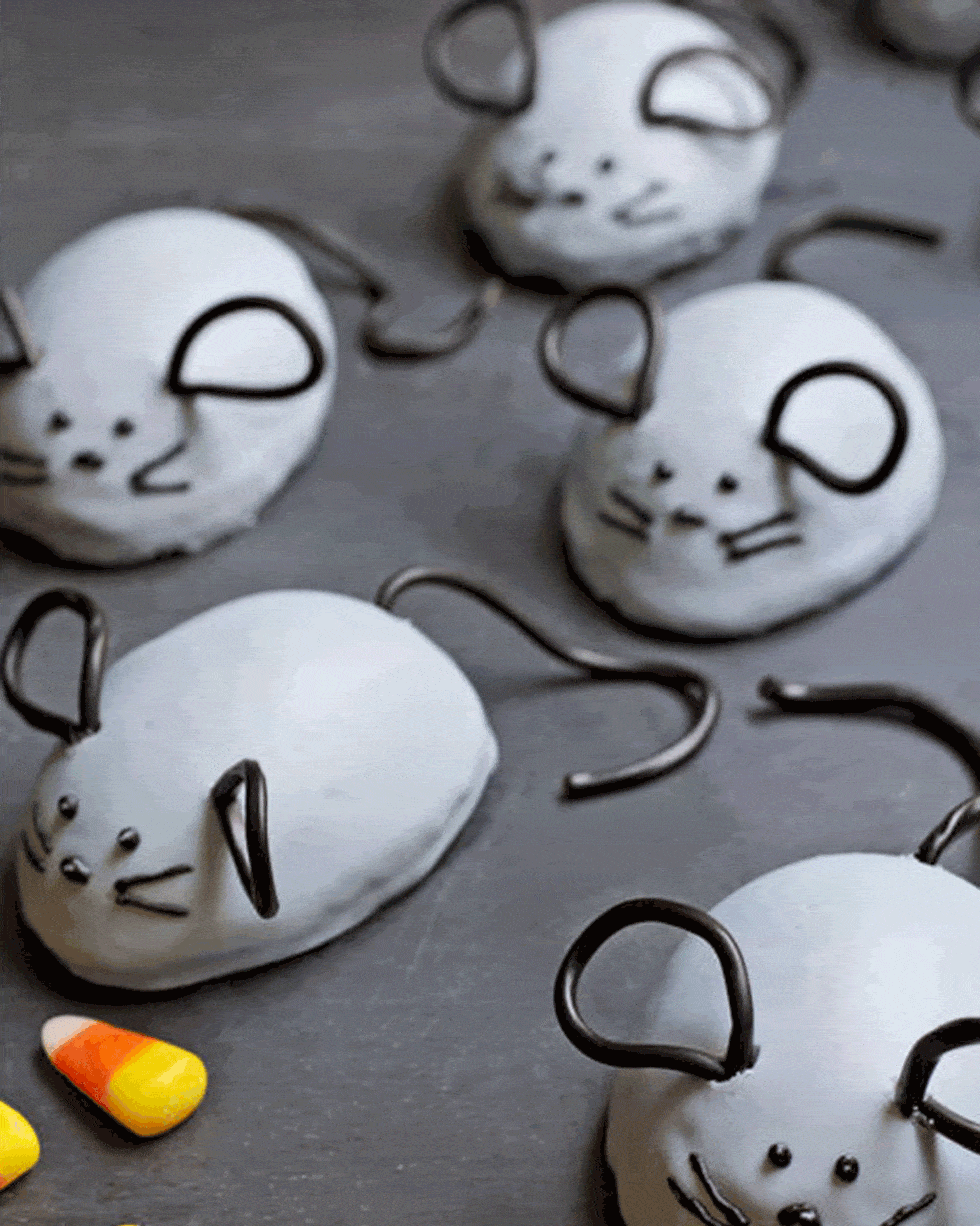 halloween cupcake ideas licorice eared mice cakes
