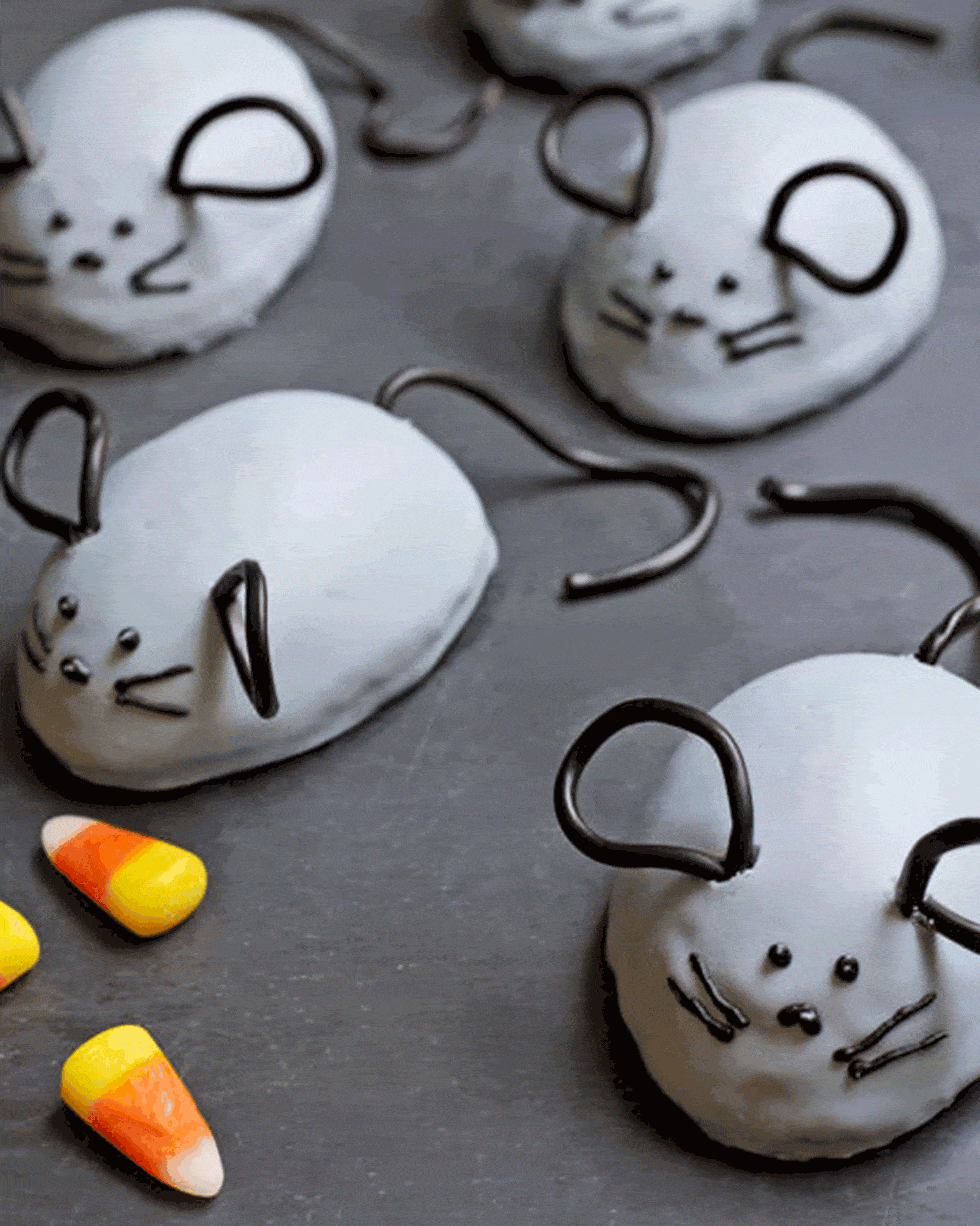 halloween cupcake ideas licorice eared mice cakes