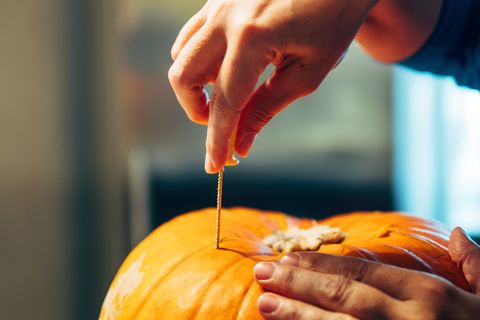 halloween date ideas carving pumpkins