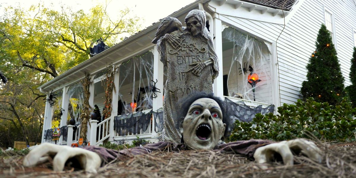 30 Scary Outdoor Halloween Decorations — Best Yard & Porch Halloween Decor  Ideas