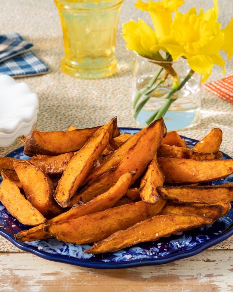 air fryer sweet potato fries on blue plate