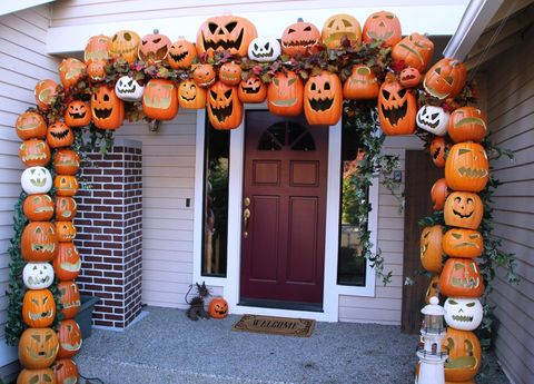 43 Best Halloween Door Decorations - Diy Front Door Covers And Decor For  Halloween