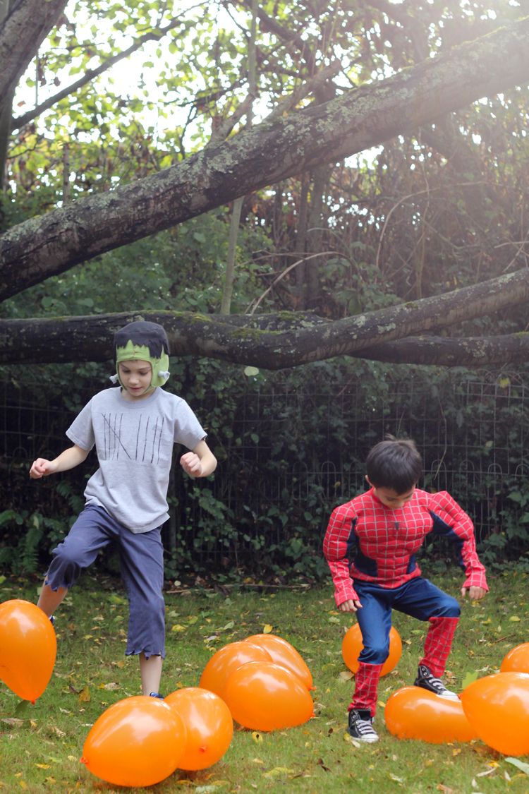 Halloween party games discount