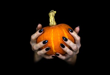 best halloween nails with nail art inspiration ideas of ghosts, pumpkins and scary movies