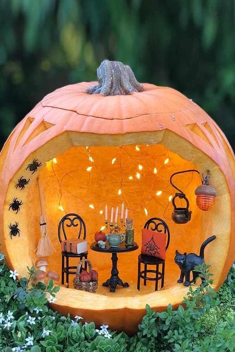 25 Best Outdoor Pumpkin Decorations for Halloween 2023