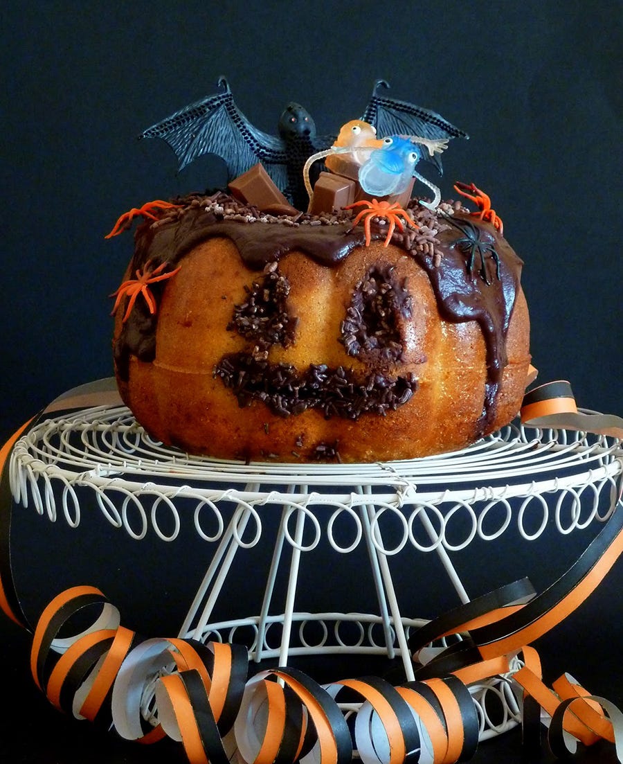 tarta de halloween con forma de calabaza con chocolate
