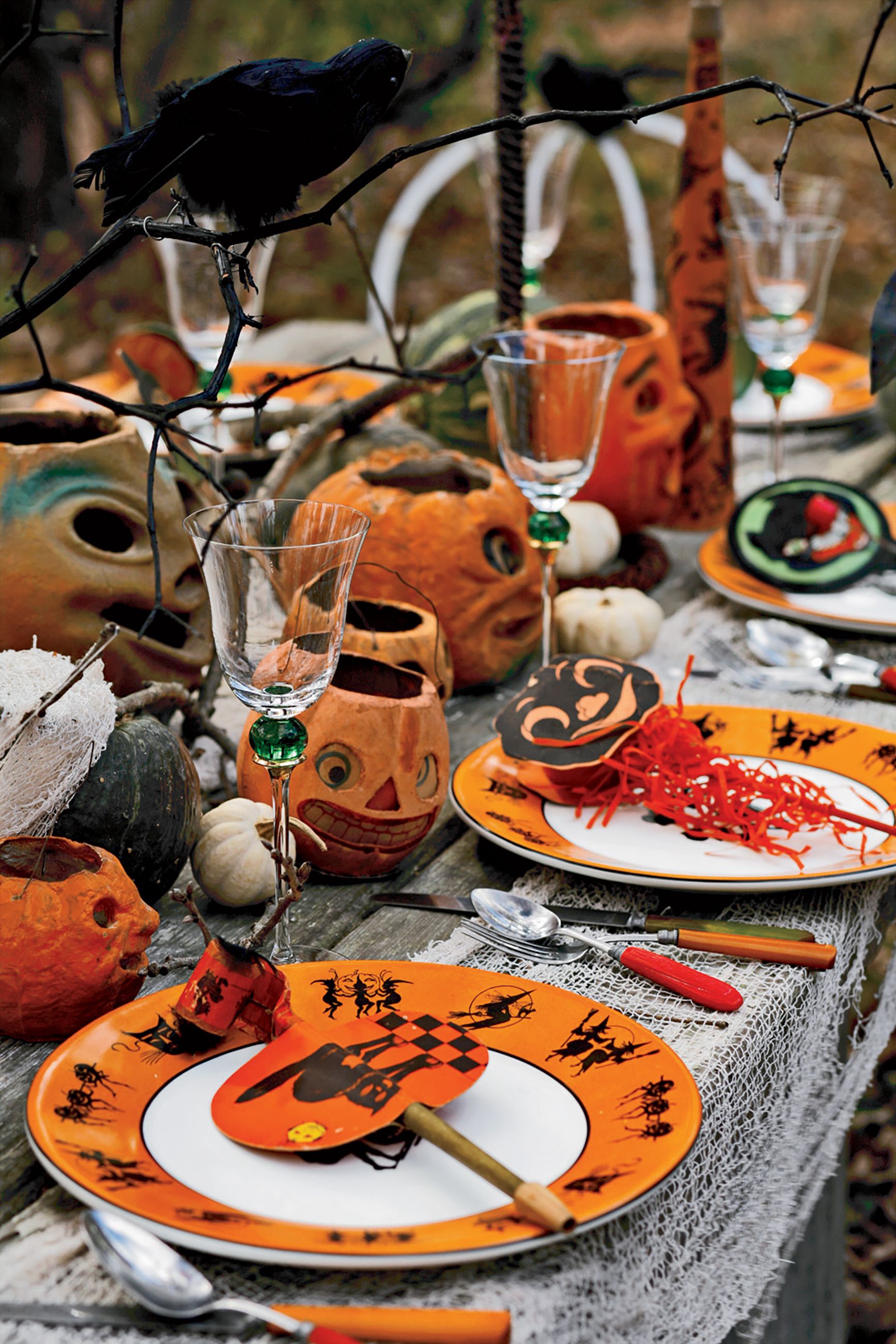 Halloween table decorating