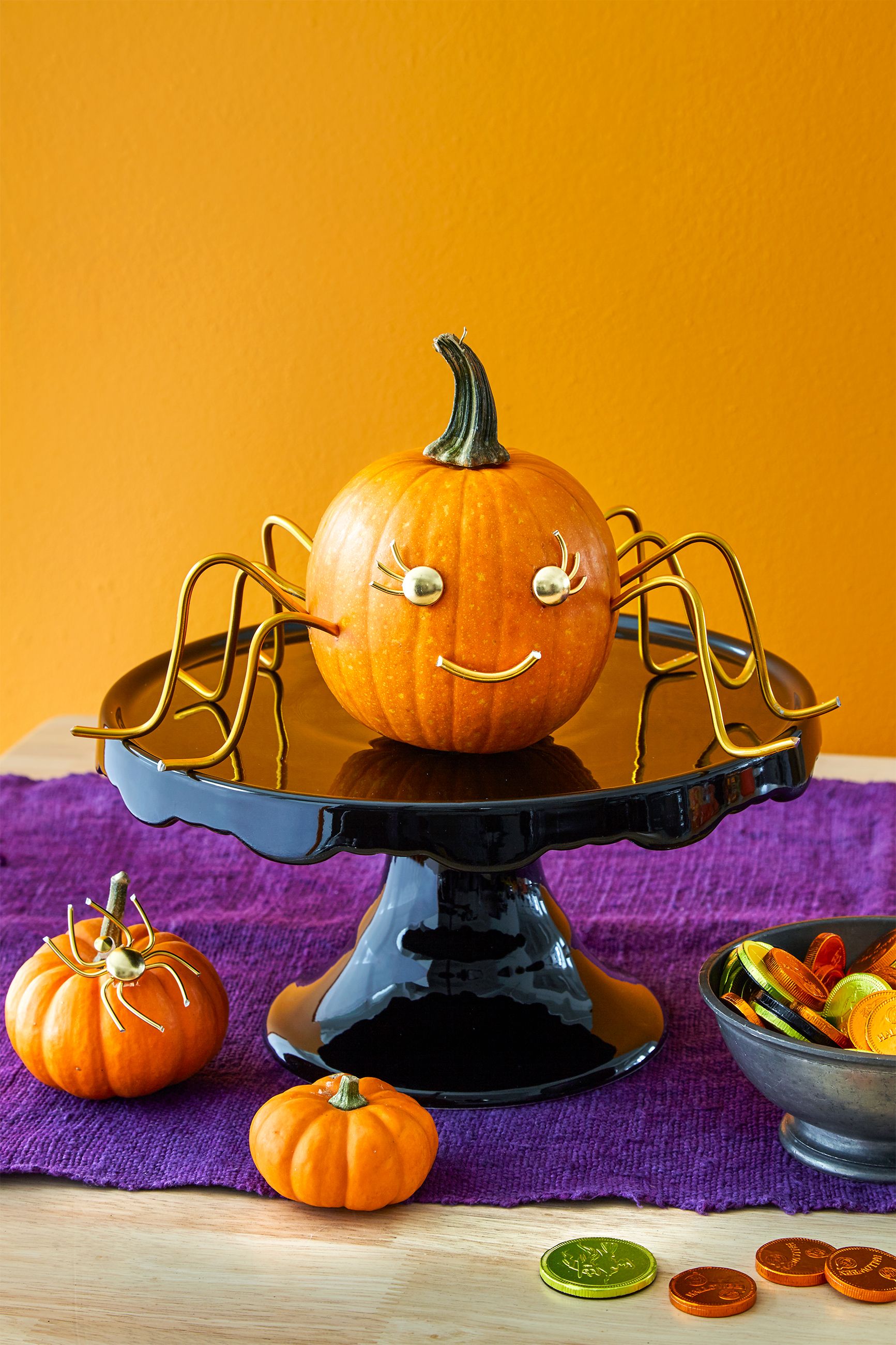 40 Creative Halloween Table Decorations - Halloween Table Centerpieces