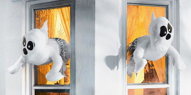 8 Best Halloween Window Decorations for 2019 - Spooky Window Decor