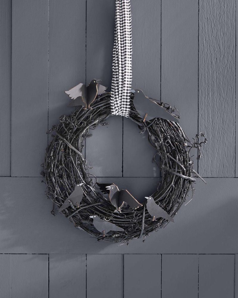 halloween wreath with black crows