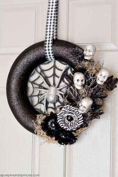 diy halloween wreath skulls