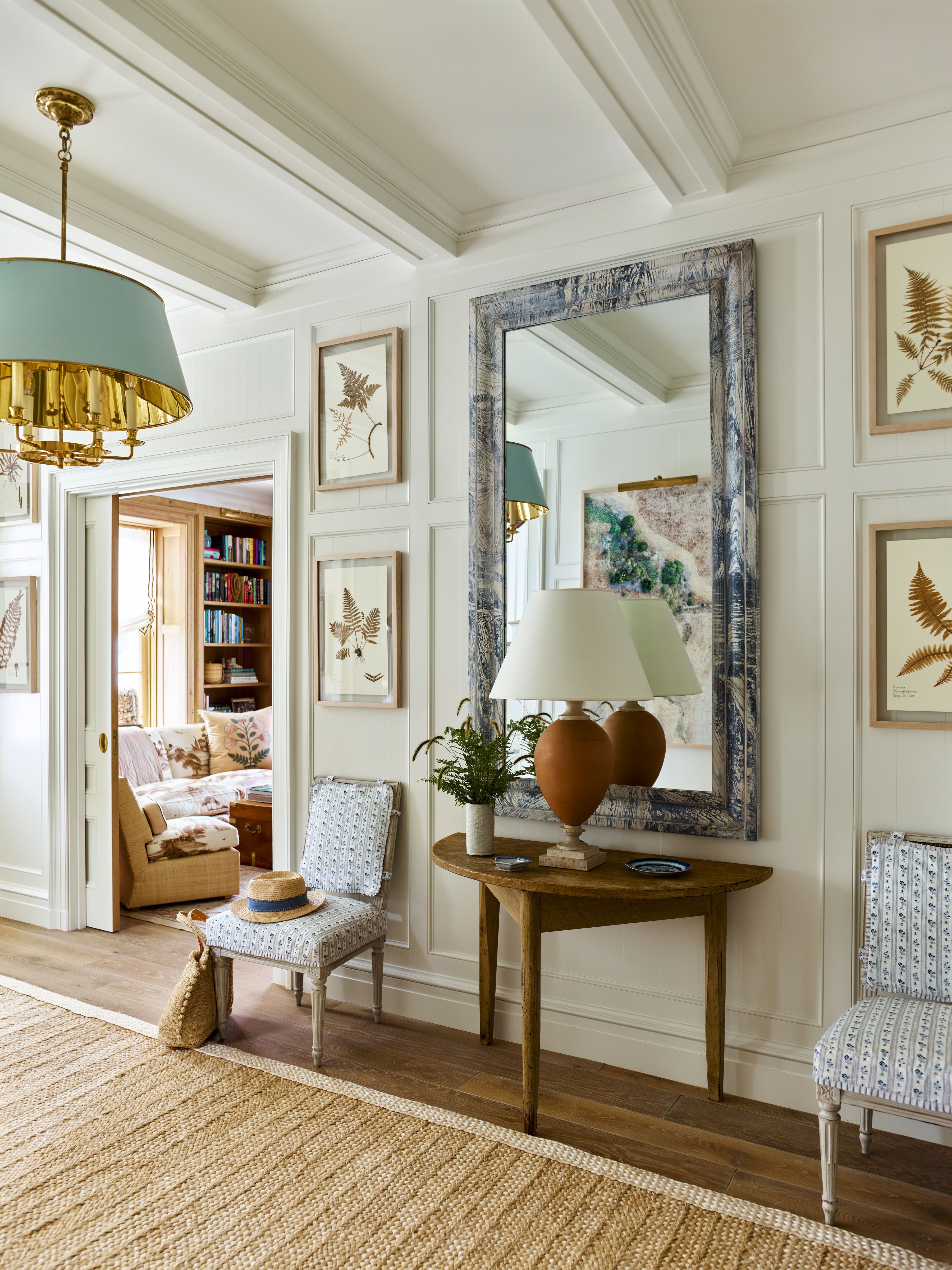 11 Hallway Decor Ideas to Bring Elegant Style to a Narrow Space