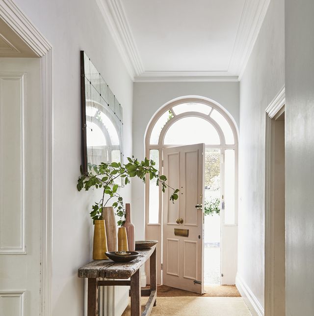 31 Small Entryway Ideas That Are Sleek and Stylish