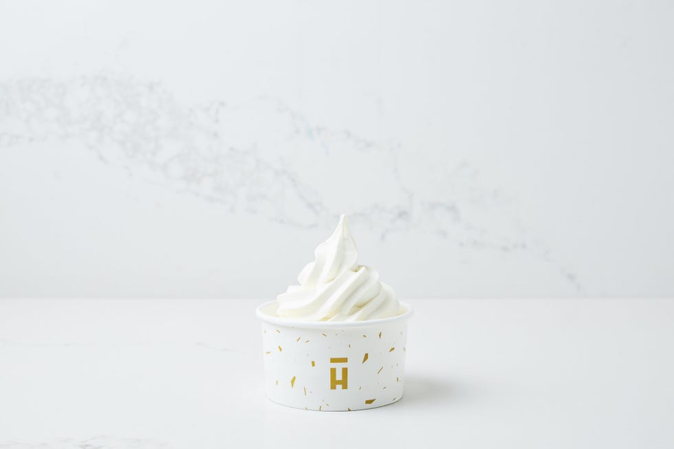 White, Frozen dessert, Cream, Dairy, Ice cream, Soft Serve Ice Creams, Dessert, Frozen yogurt, Buttercream, Vanilla, 