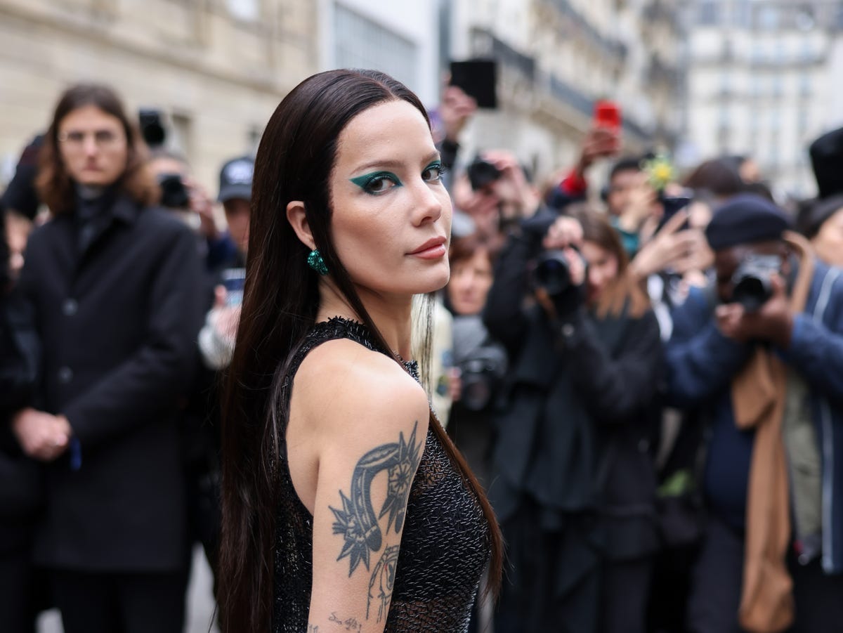 Halsey Has Epic Abs And Legs In Topless Paris Fashion Week Video