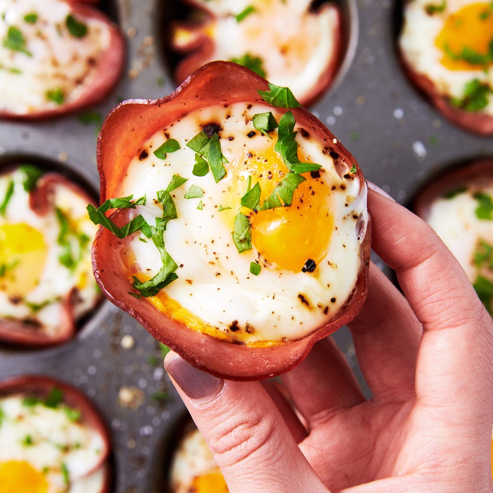 ham cups filled with eggs