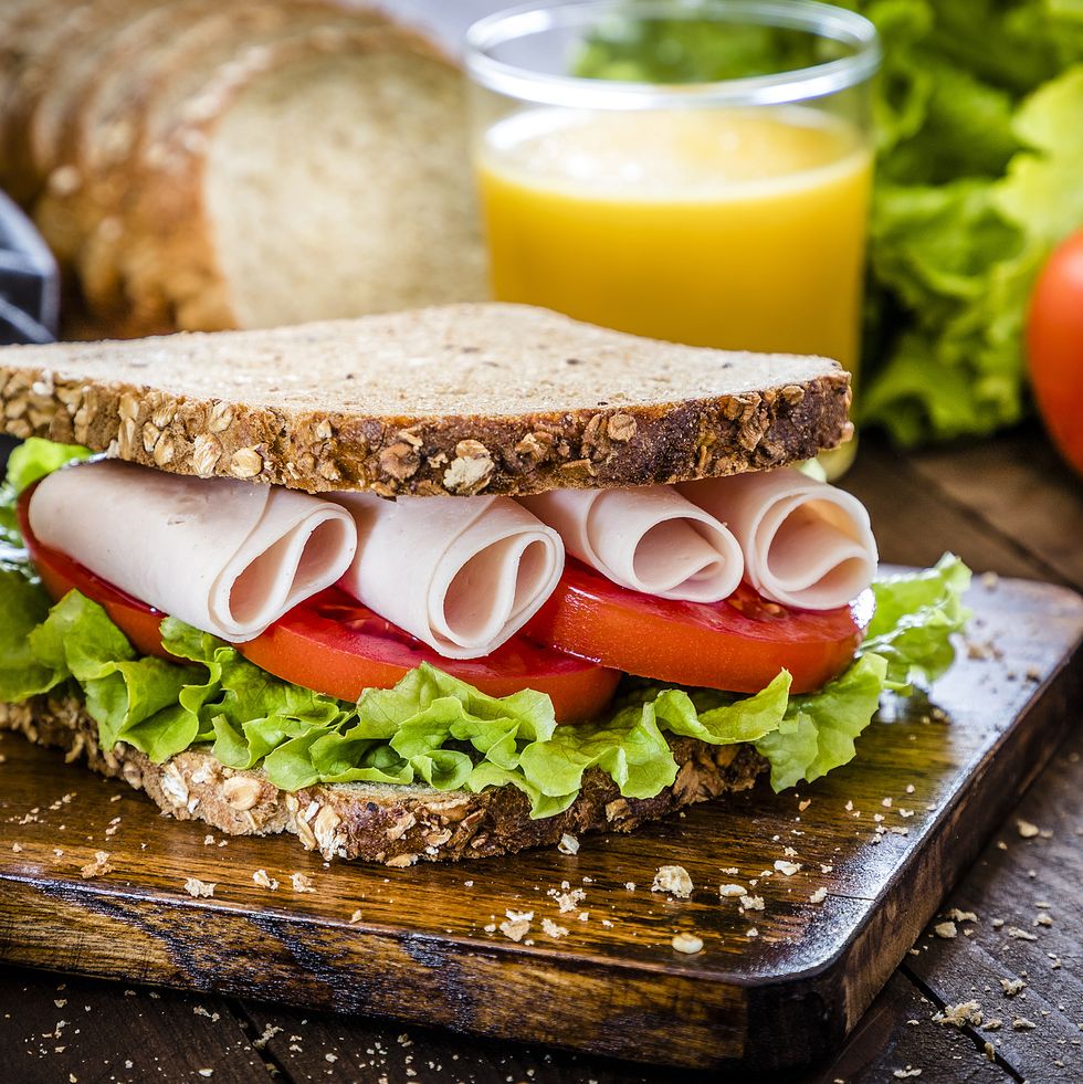ham, tomatoes and lettuce sandwich
