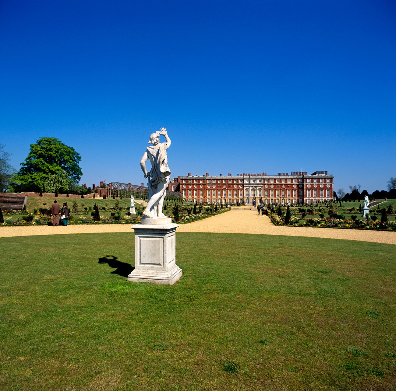 www. >Hampton-Court-Palace-gardens