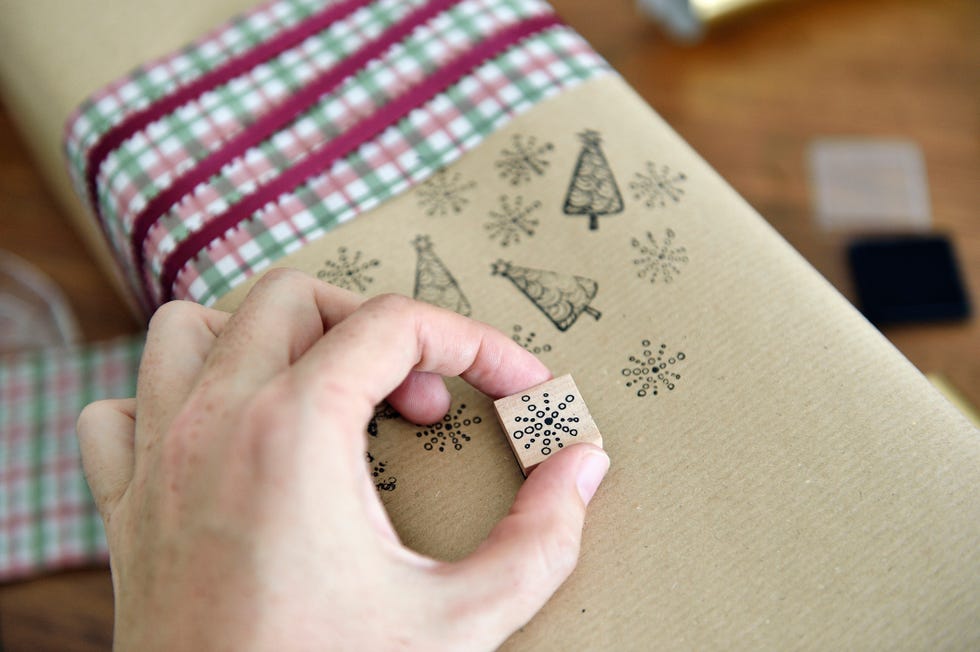 gift wrapping