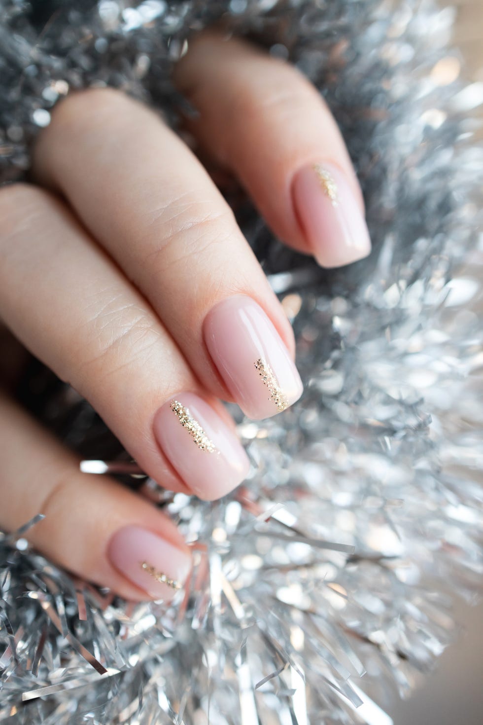 17 Best Trending Nail Designs for Christmas You Must Try in 2024 - Meghashop