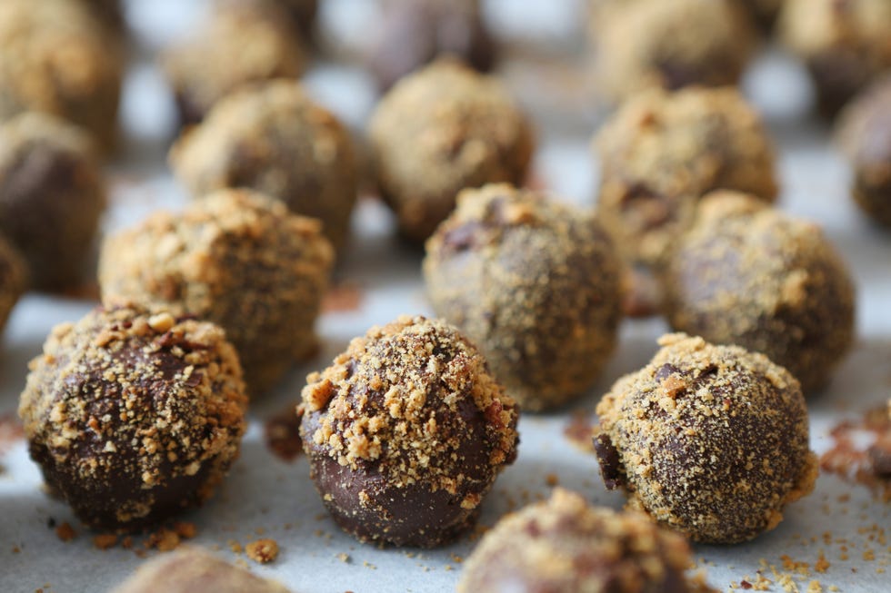 Derby-Style Bourbon Balls Recipe by Tasty