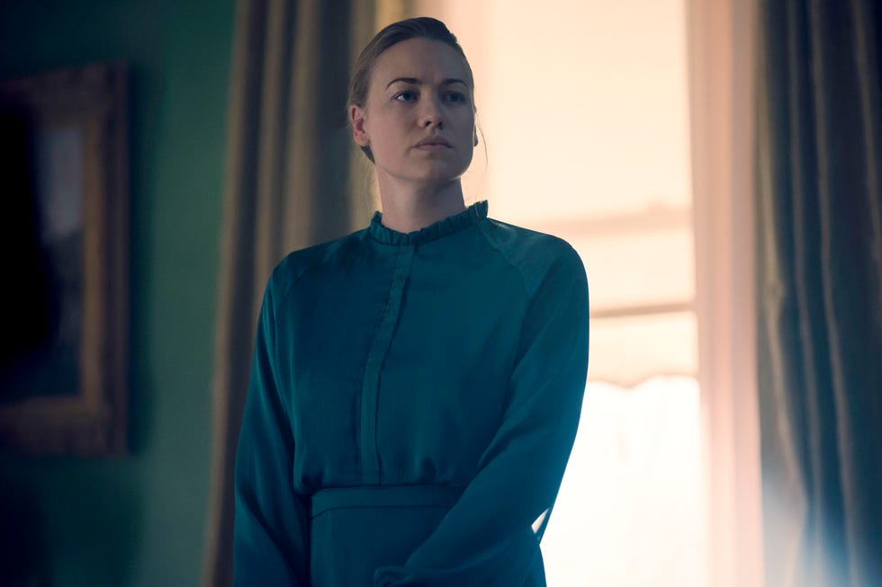 yvonne strahovski in the handmaid's tale season 3