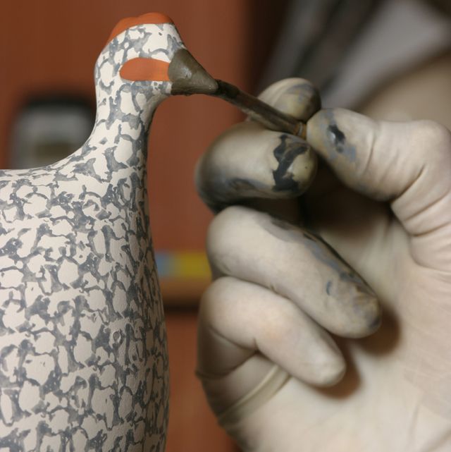 Hand, Bird, Pottery, Sculpture, Finger, Ceramic, Beak, Art, Carving, Flightless bird, 