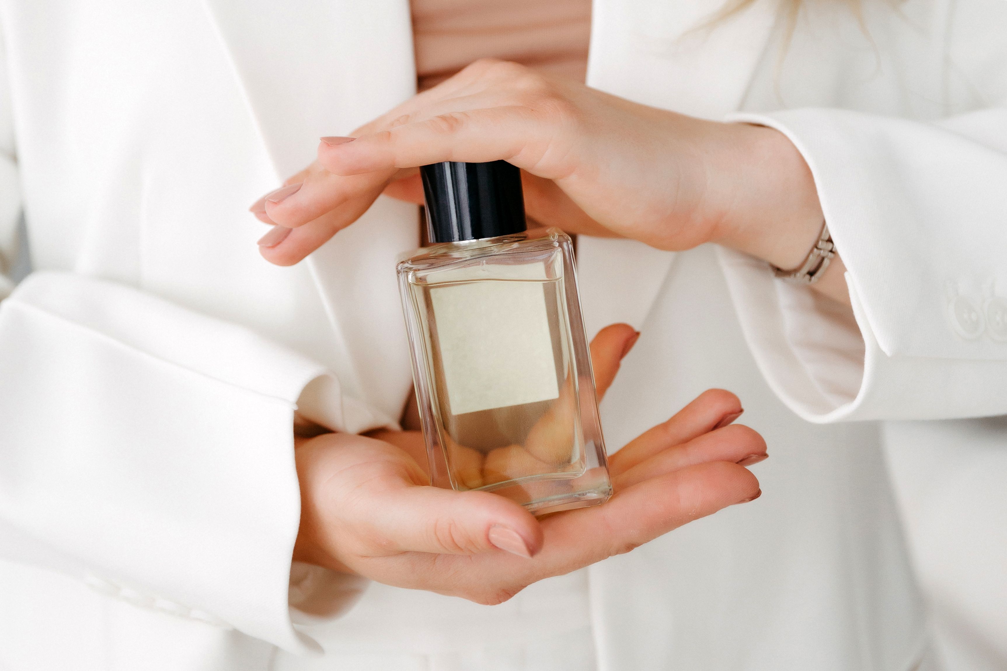 Hand Book of Perfumes With Formulations: Scent Mastery