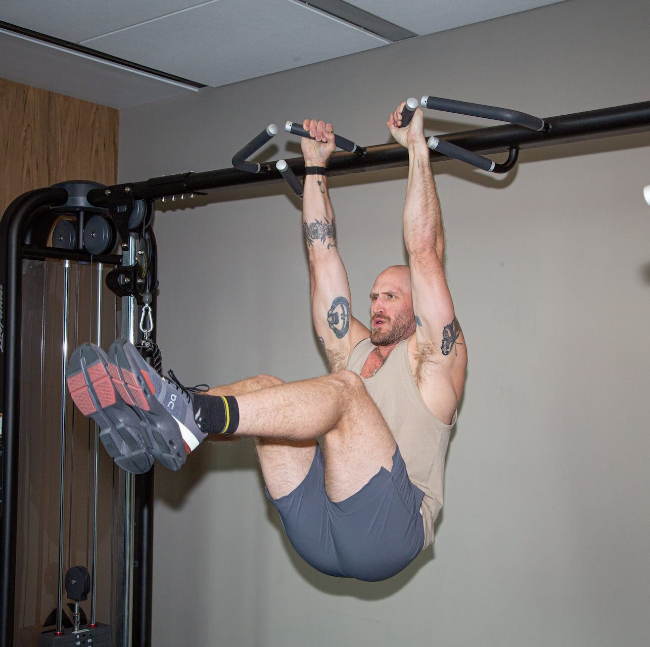 I Did Hanging Leg Raises for 30 Days Straight and Lived to Tell the Tale