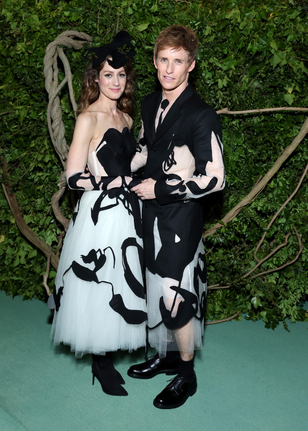 new york, new york may 06 l r hannah bagshawe and eddie redmayne attend the 2024 met gala celebrating sleeping beauties reawakening fashion at the metropolitan museum of art on may 06, 2024 in new york city photo by cindy ordmg24getty images for the met museumvogue