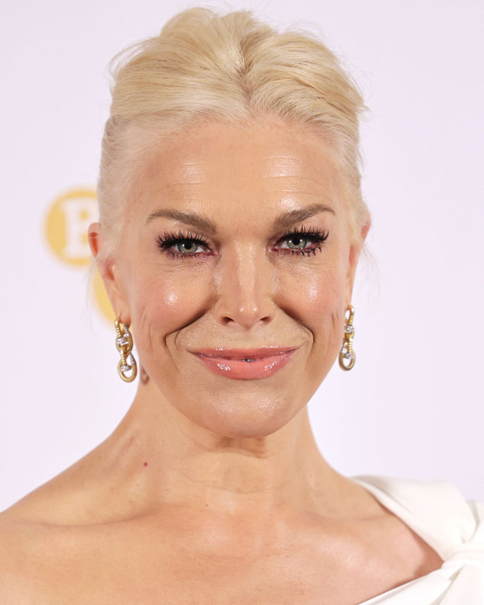 hannah waddingham burgundy makeup trend