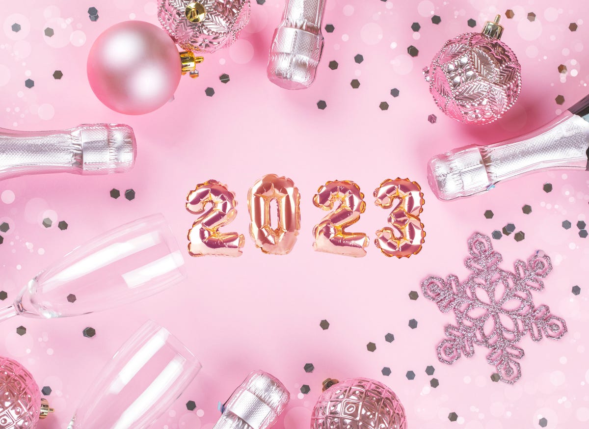 30 New Year's Table Decorations of 2022: Shop These Essentials