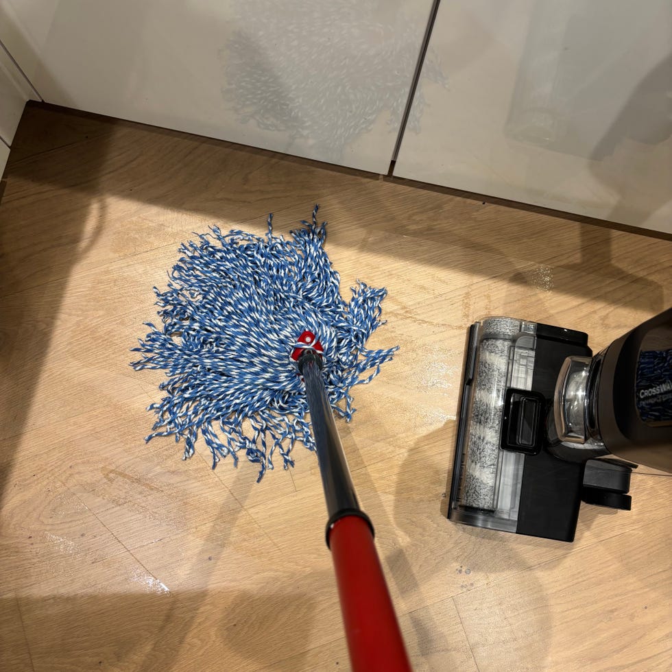 hard floor cleaner versus mop