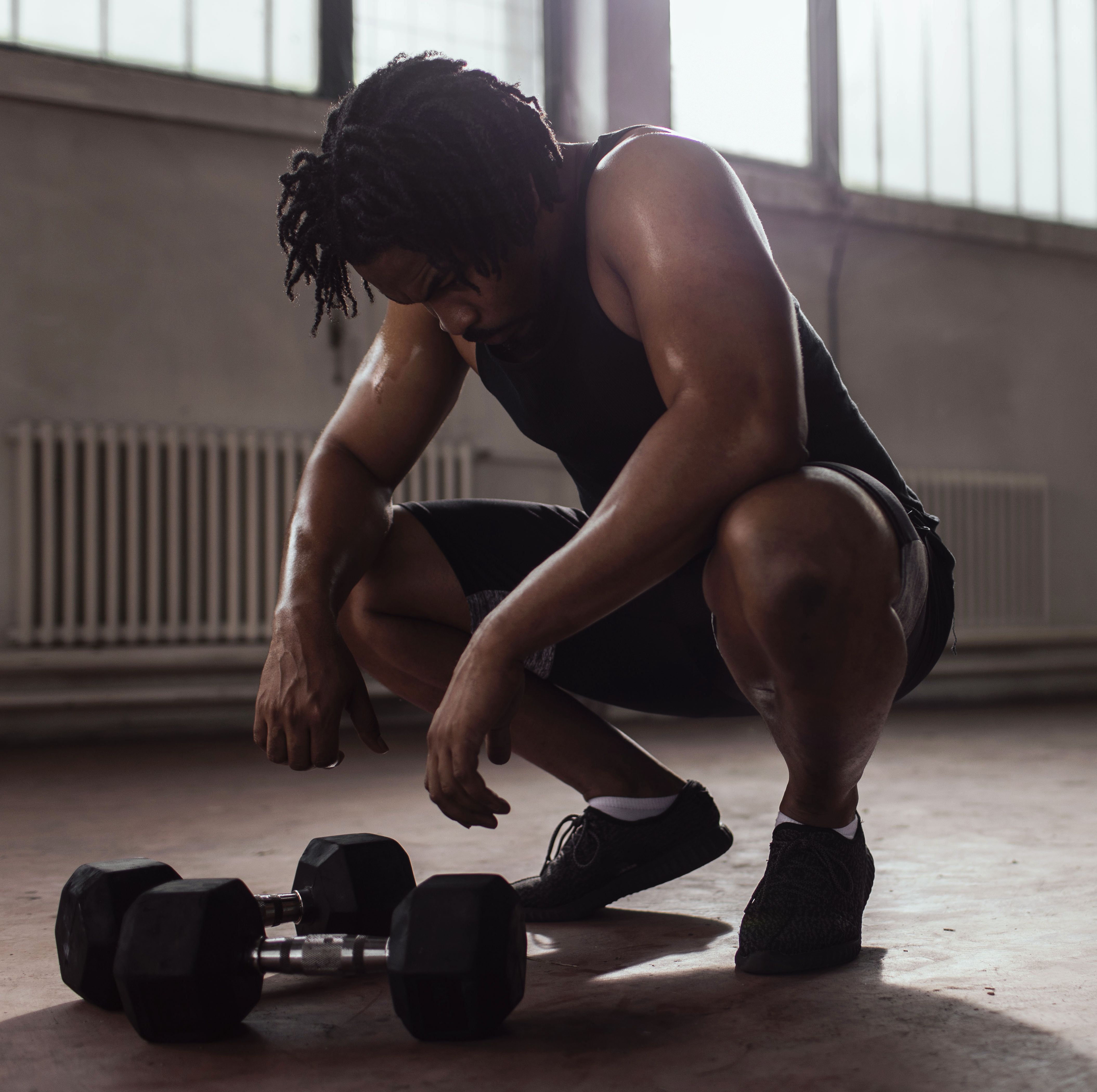 This Simple 4-Move Dumbbell Workout Builds Stronger Legs