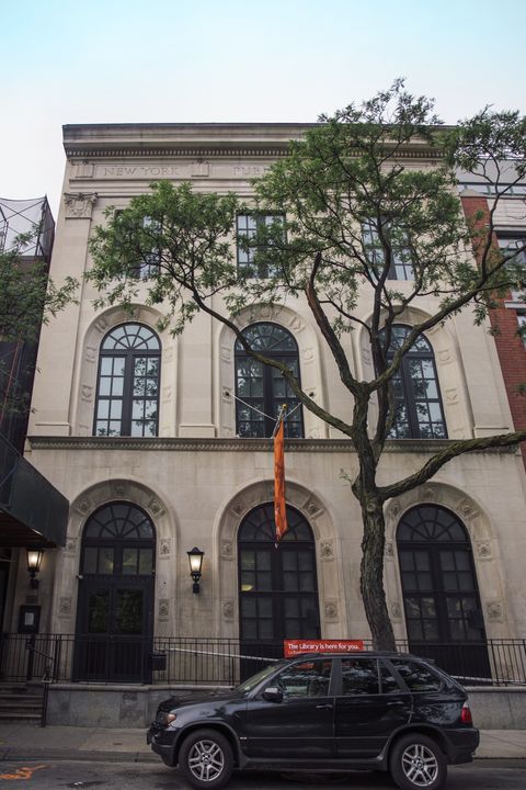 the harlem branch of the new york public library