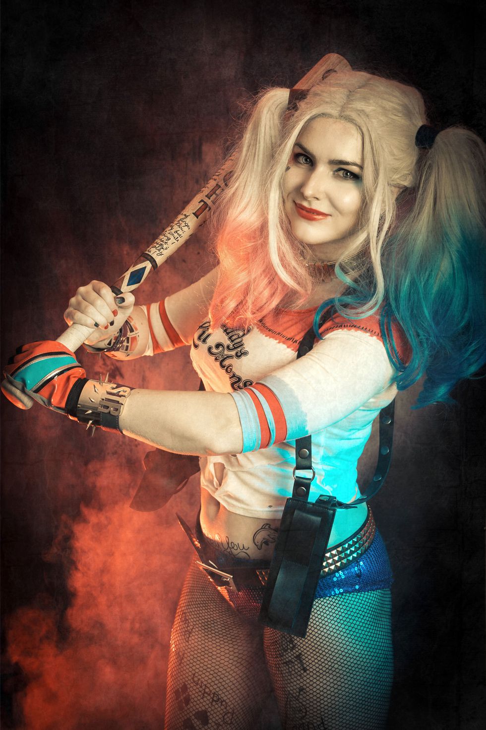 Harley Quinn Bate 2